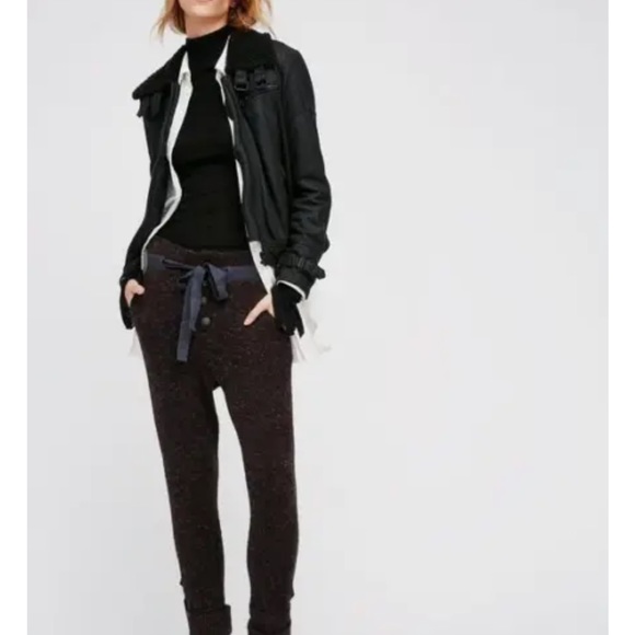 Sweater pants size XS like new condition - Picture 8 of 11